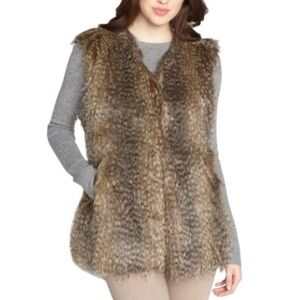 Via Spiga elegant faux racoon fur vest
